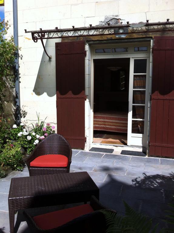 Logis Hotel Le Bussy Montsoreau Exterior photo
