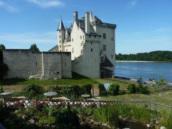 Logis Hotel Le Bussy Montsoreau Exterior photo