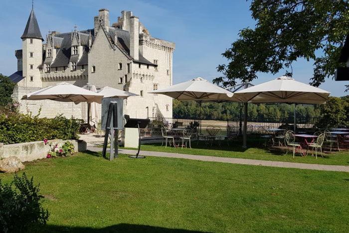 Logis Hotel Le Bussy Montsoreau Exterior photo