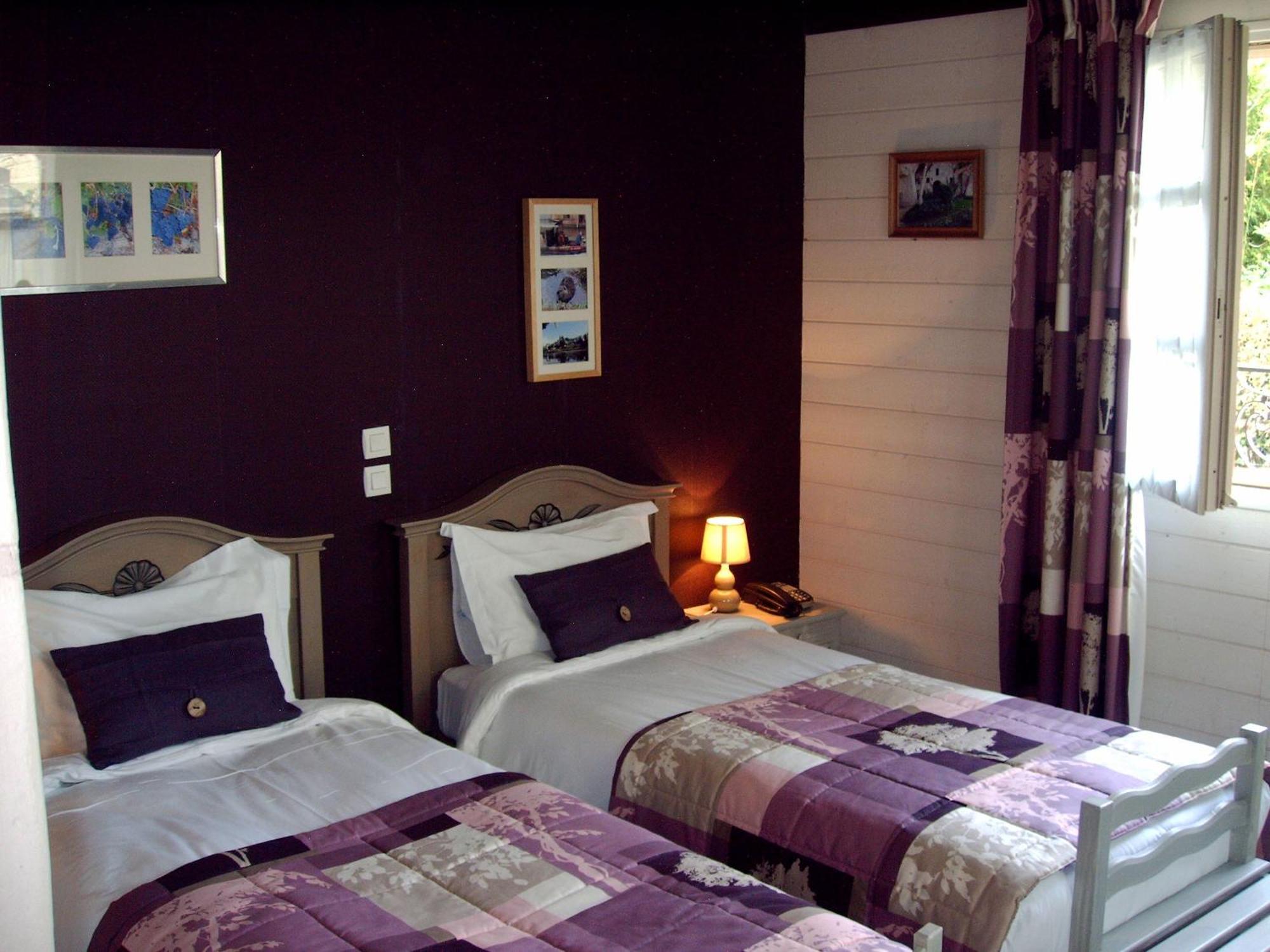 Logis Hotel Le Bussy Montsoreau Exterior photo