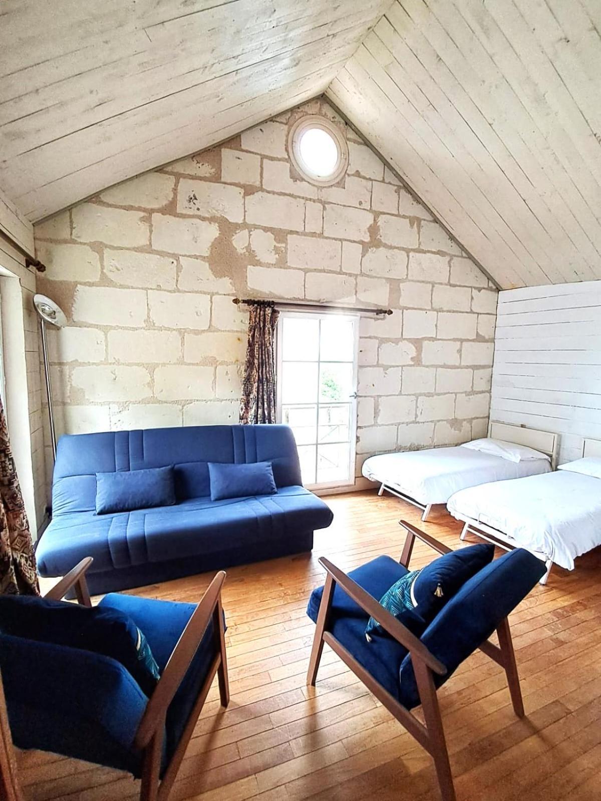 Logis Hotel Le Bussy Montsoreau Exterior photo