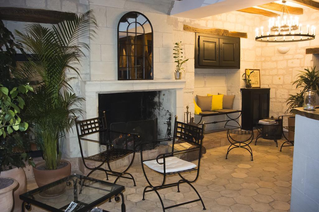 Logis Hotel Le Bussy Montsoreau Exterior photo