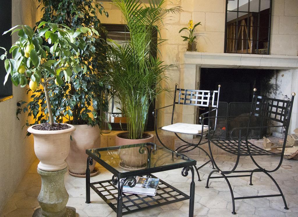 Logis Hotel Le Bussy Montsoreau Exterior photo