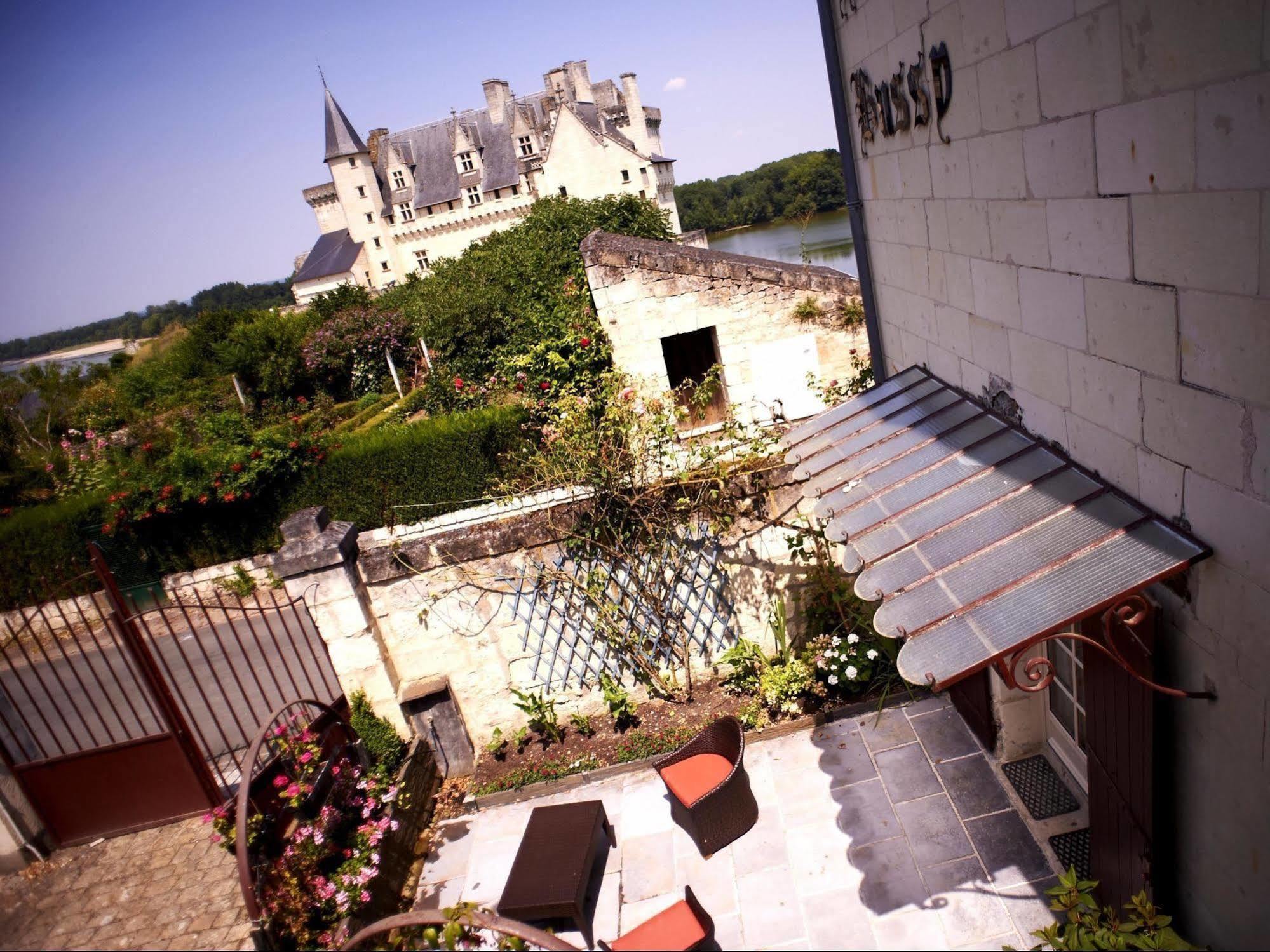 Logis Hotel Le Bussy Montsoreau Exterior photo