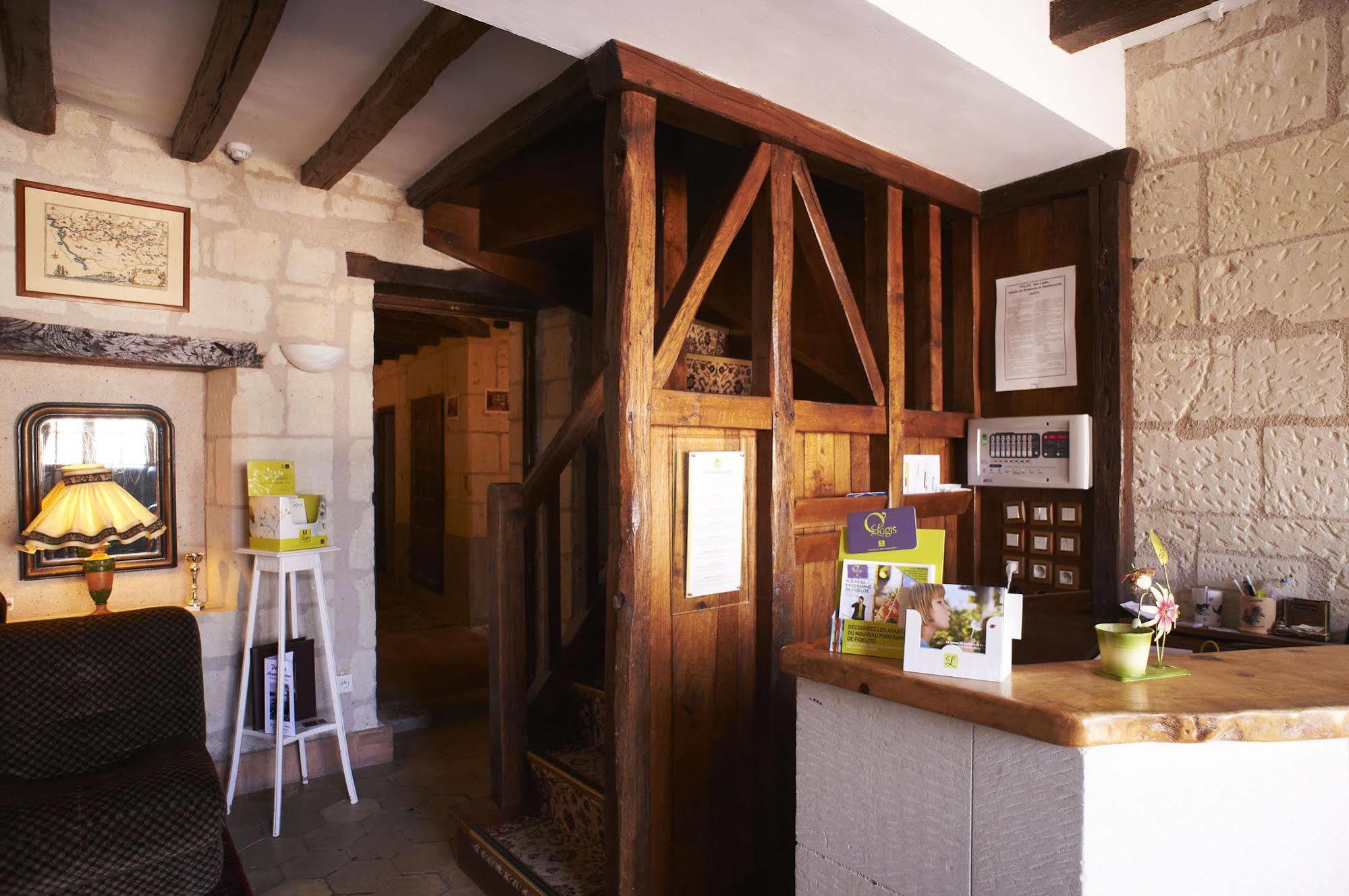 Logis Hotel Le Bussy Montsoreau Exterior photo