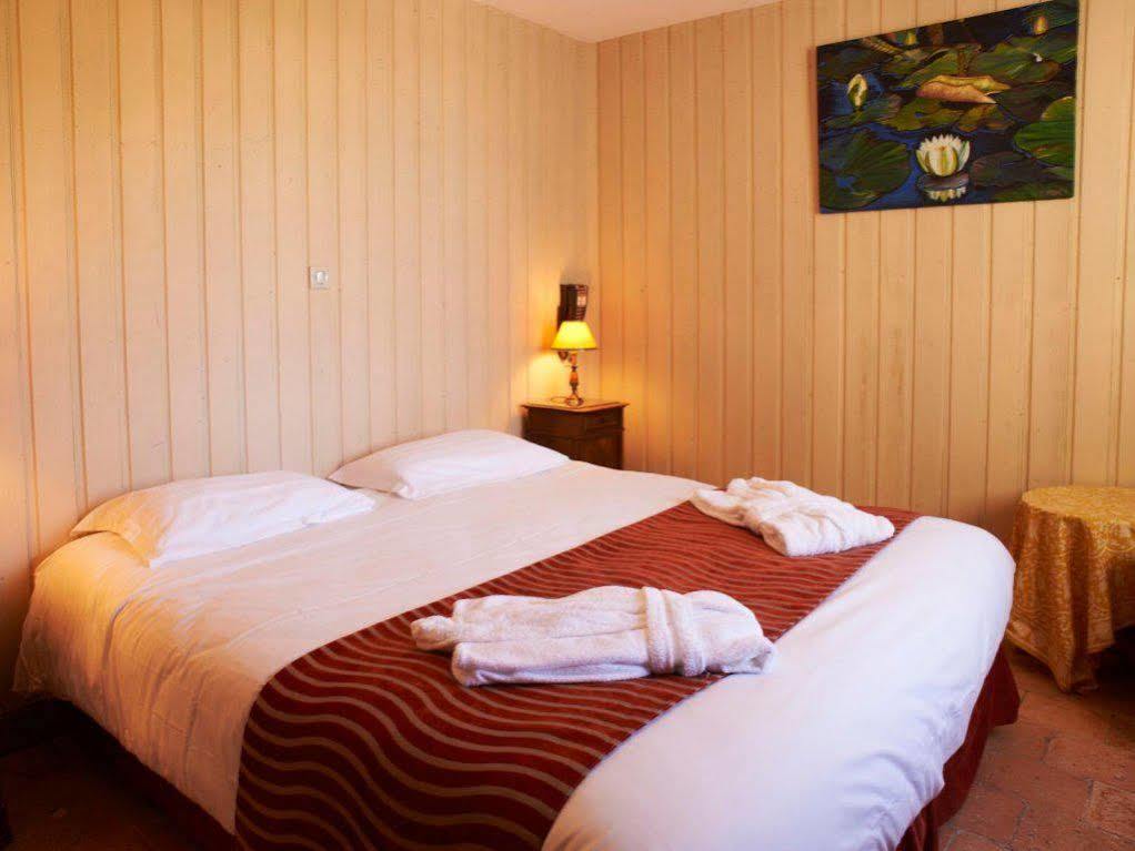 Logis Hotel Le Bussy Montsoreau Exterior photo